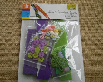 Kit to make 4 felt flower bracelets, green color, purple