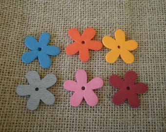 Lot of 12 wooden flowers to stick, various colors, size 35 mm