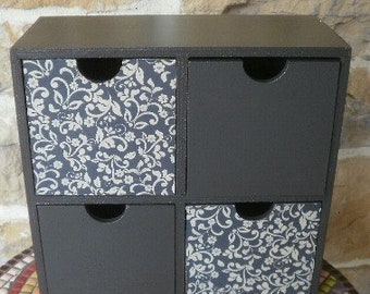 Chest of drawers with 4 drawers in painted wood colored steel gray, decorated with floral paper, dimensions L 22,2 x H 22,2 x D 10 cm