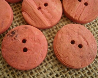 Set of 8 round buttons with two holes in coconut, orange tone, diameter 23 mm
