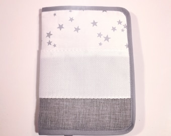 Protège carnet de santé a broder au point de croix, Étoiles et Double gaze de coton gris chiné