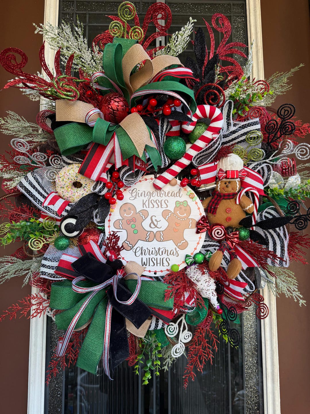 Gingerbread Kisses Christmas Wreath, Front Door Decor - Etsy