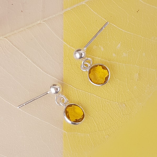 Yellow Quartz synthetic Citrine earrings, simple discret gemstone dangle earrings in sterling silver