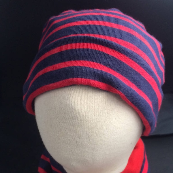 Bonnet en jersey à  rayures bleu marine et rouge - Taille 48