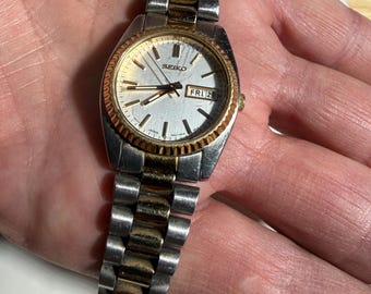 Seiko Women’s Day Date Vintage 1980’s Two Tone Wrist Watch Rare Find In Perfect Working Order