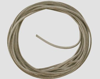 Longueur de 4 mètres de cordon lacet plat aspect daim façon suédine gris taupe 3x1,5mm