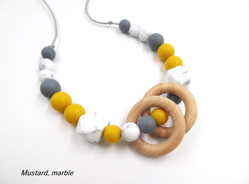 Fiddle necklace Necklace for mom Fiddle jewelry New mum necklace Silicone necklace with wood rings Silicone nursing necklace