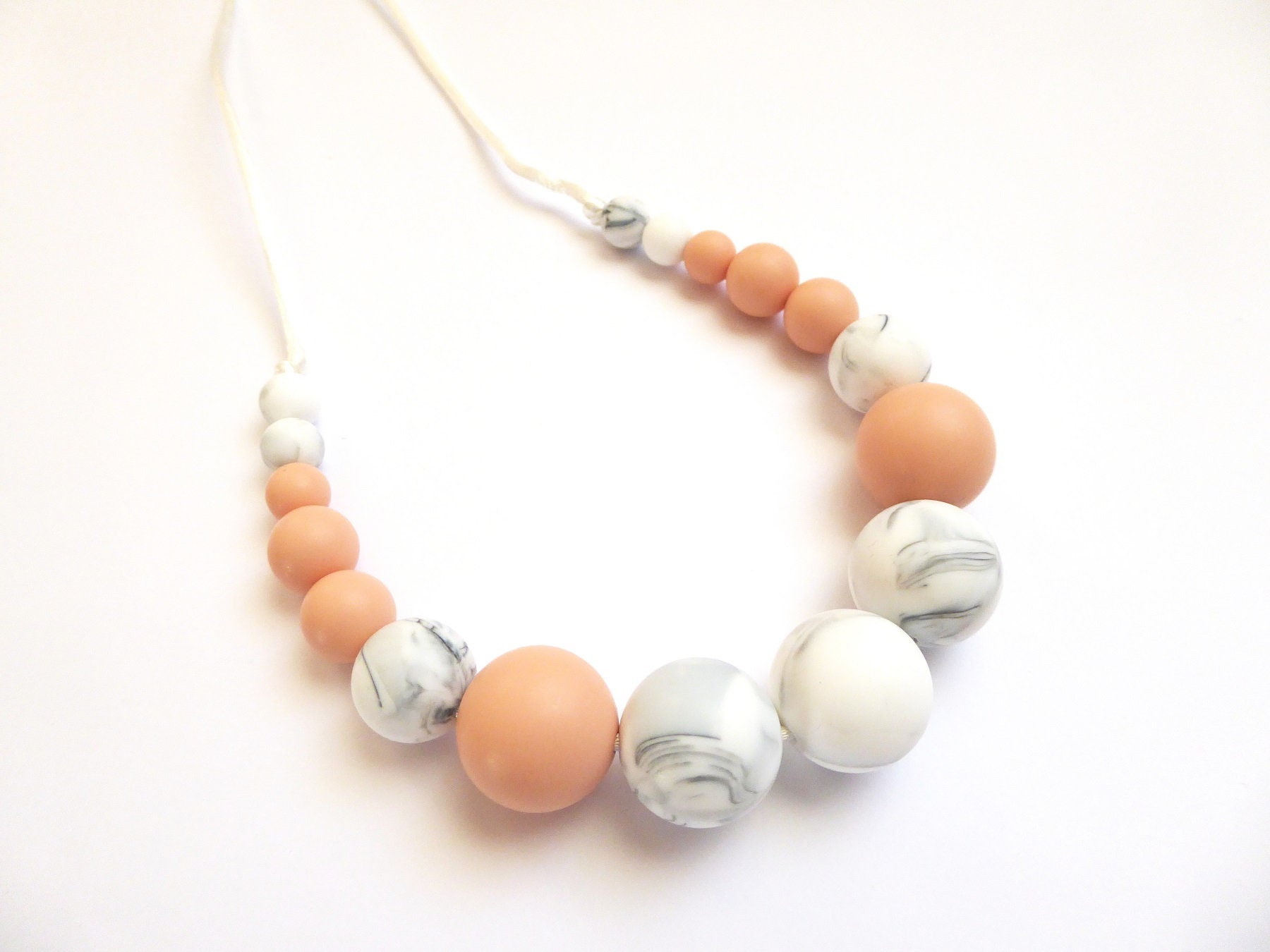 stylish teething necklace