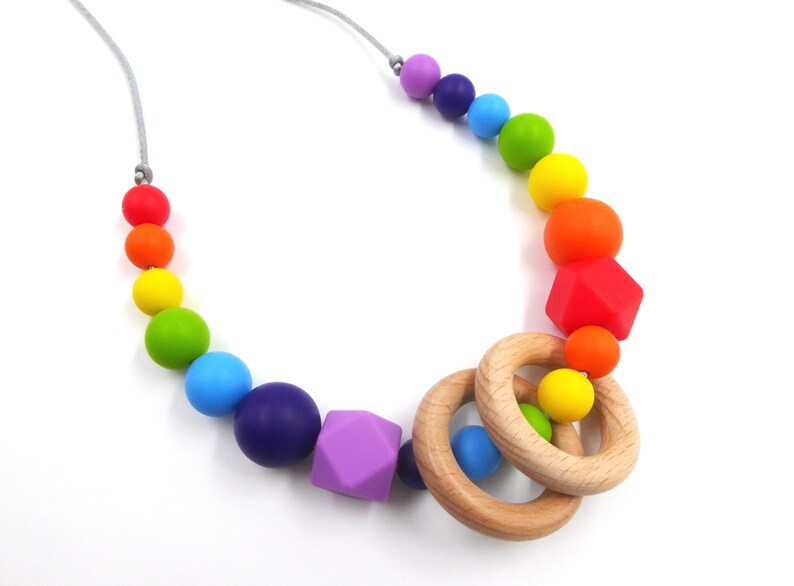 Fiddle necklace Necklace for mom Fiddle jewelry New mum necklace Silicone necklace with wood rings Silicone nursing necklace