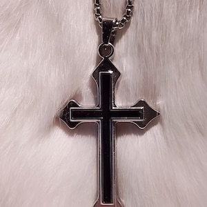 Pendant with Christian cross, with or without Jesus Christ