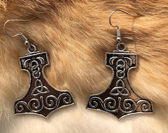 Boucles d’oreilles vikings : le marteau de Thor, mjolnir, triquetra et entrelacs celtiques en acier inoxydable
