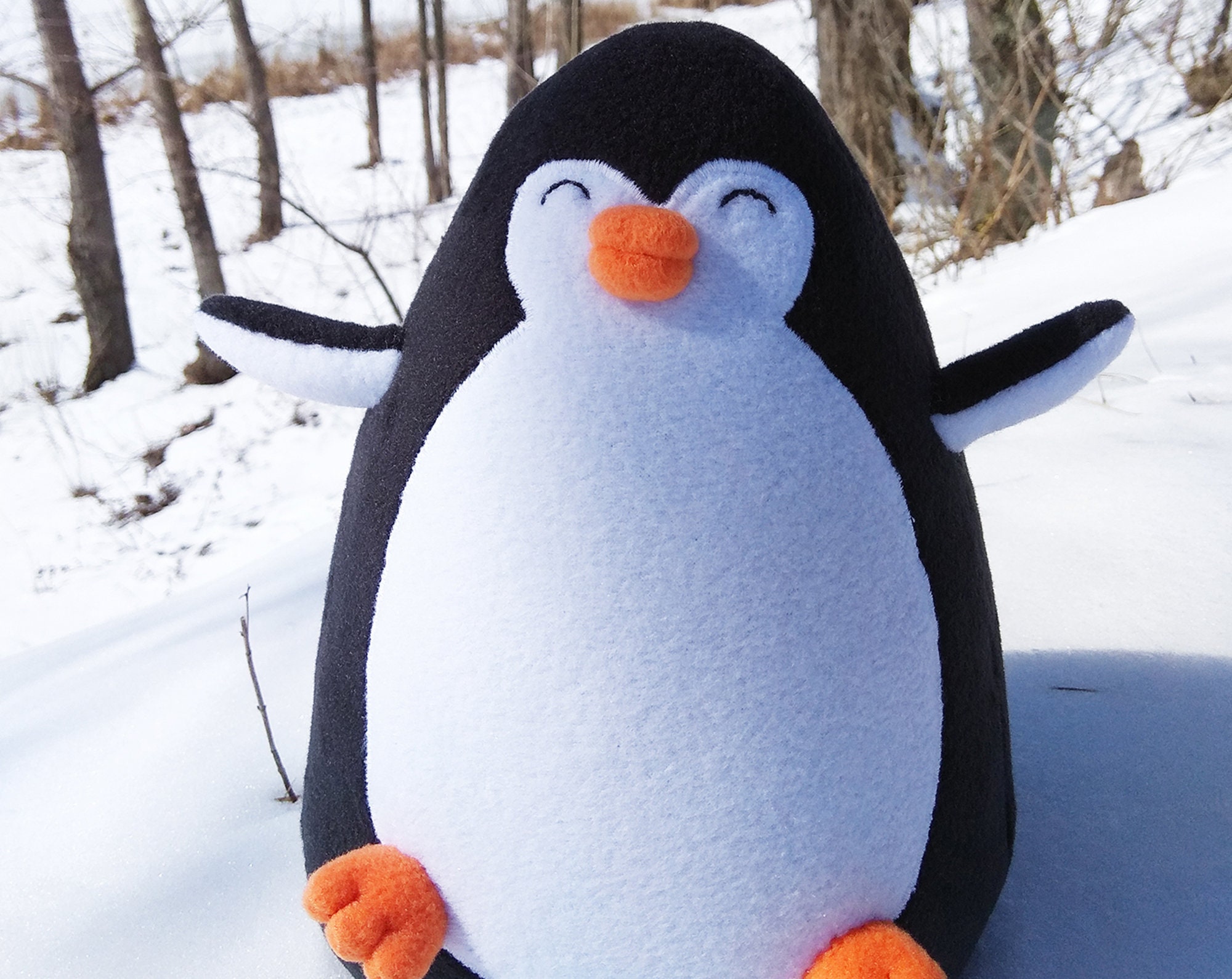 Mr Penguin - Stuffed animal sewing pattern - Akamatra