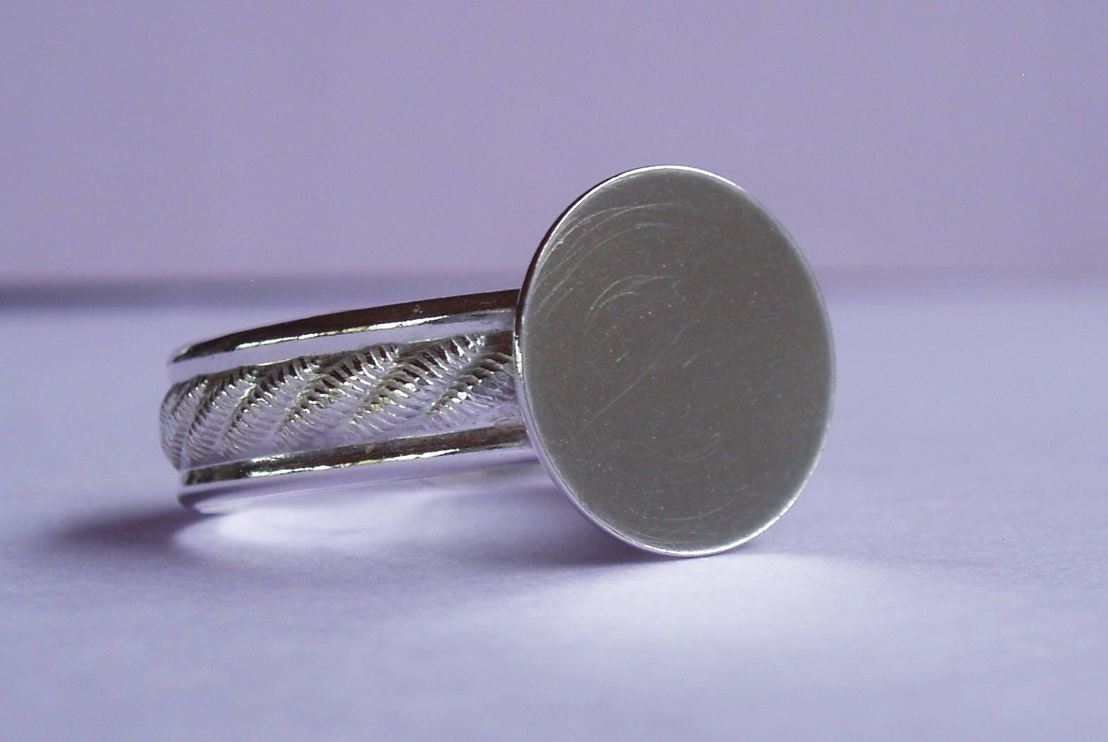 Soporte de anillo de plata maciza .925 patrón clásico bandeja Etsy