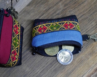 Mini zipped wallet with carabiner - Red or blue