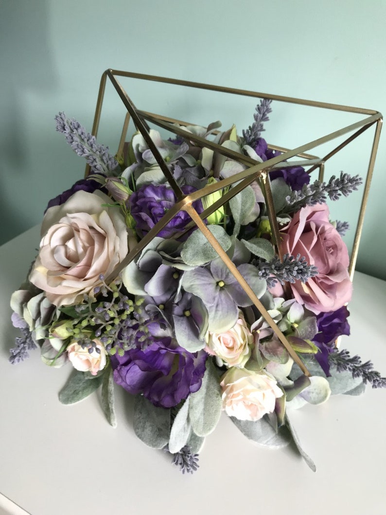 Beautiful Bespoke Artificial Real life Silk Flower Geometric Wedding Centre Pieces Lavender Colour Theme image 2