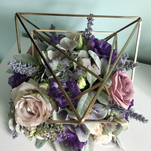 Beautiful Bespoke Artificial Real life Silk Flower Geometric Wedding Centre Pieces Lavender Colour Theme image 3