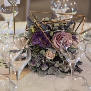 Beautiful Bespoke Artificial Real life Silk Flower Geometric Wedding Centre Pieces Lavender Colour Theme image 1