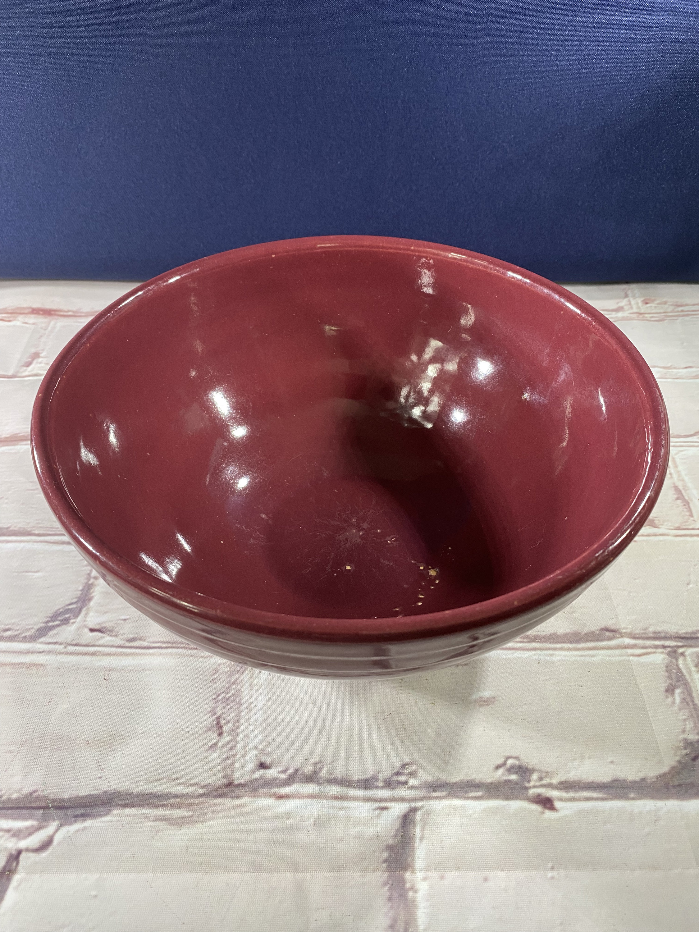 Bol à pâtes en porcelaine avec intérieur rouge