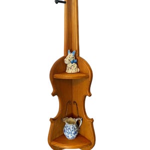 PRATELEIRA DE CANTO DE MADEIRA vintage, decoração musical, formato de violoncelo, display colecionável