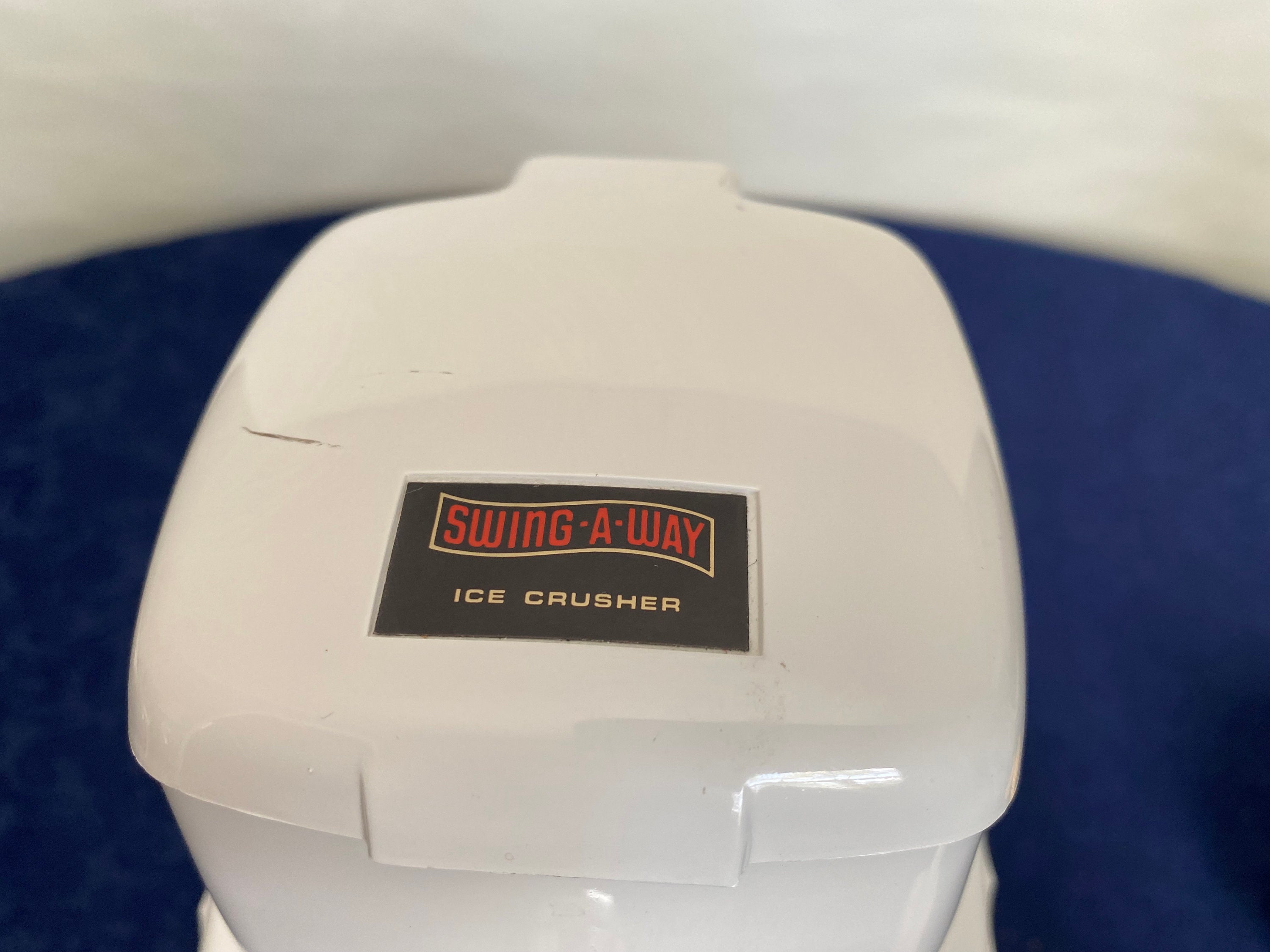 Vintage SWING-A-WAY Ice Crusher, White, Hand Crank, Vacuum Base