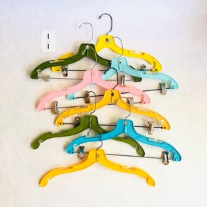 Vintage clothes hangers, vintage hangers, midcentury hanger sets, vintage colorful clothes hangers, midcentury hangers, vintage skirt hanger