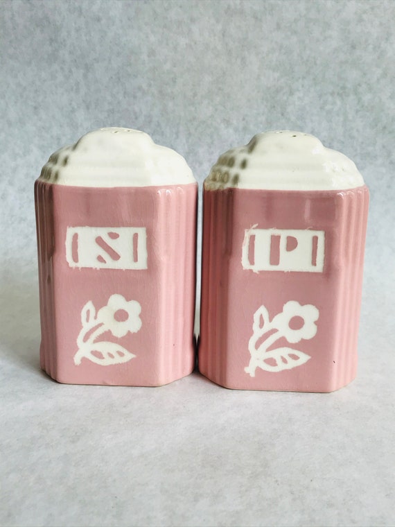 Pink salt online and pepper shakers