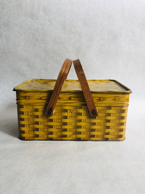 vintage wood picnic Gem