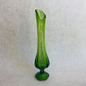 Vintage swung glass vase, vintage green Smith swung glass vase, vintage green vase, MCM swung glass vase, green swung glass vase, MCM vase