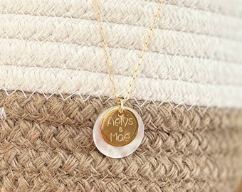 Customizable gold-plated gold necklace with mother-of-pearl medallion & engraved medallion, fine chain with rectangular links