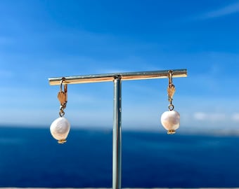 Gold-plated shell and natural freshwater pearl sleeper earrings