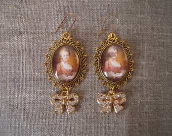 Retro, Locket and bow earrings