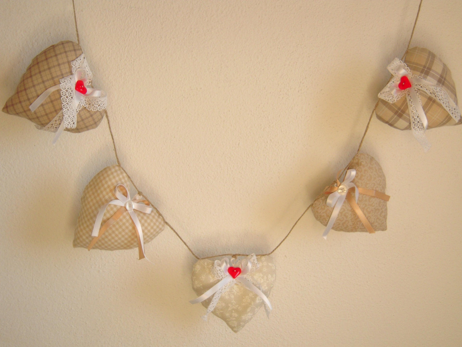 Guirlande de Cinq Coeurs Esprit Romantique