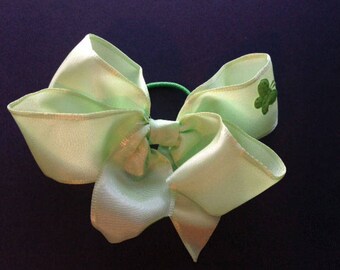 Haarschleife, Mädchenschleife, Ponyschwanzschleife, grüne Haarschleife, Haarschleifen, Mädchen Stirnband, Mädchen fancy Bow, grüne Schleife, Geschenk für Mädchen, Weihnachtsgeschenk G534