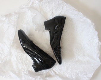 1960s genuine patent leather shiny black perforated wedge heel shoes 6.5 N | size 7 N