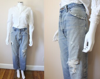 80s fashion ripped jeans