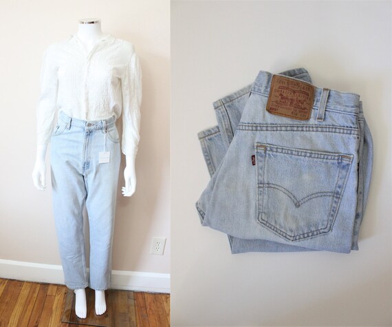 high waisted light wash levi jeans