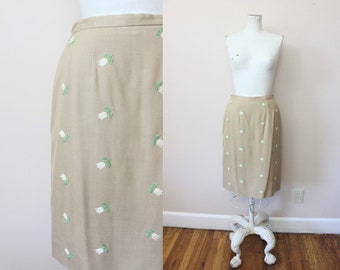 Tour de Holland mini skirt | 1960s neutral beige tulip embroidered mini midi pencil skirt | small medium
