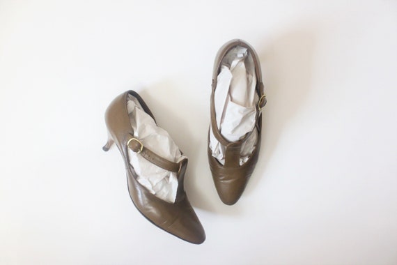 t strap kitten heel