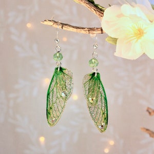 Light green fairy wing earrings, fairy, fantasy, elven, fantasy.