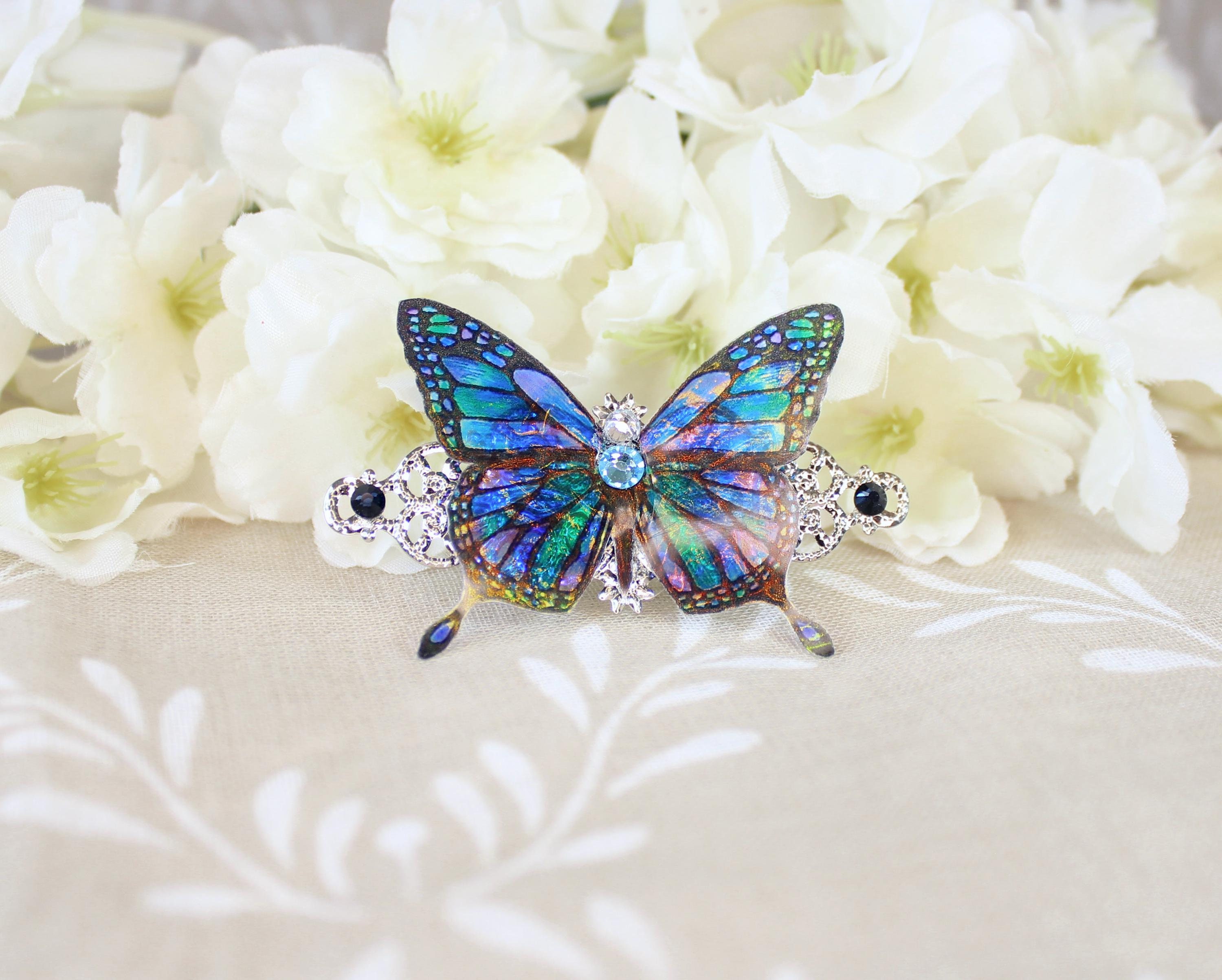 Broche Papillon Doré Avec Nacre Verte Et Bleue - Strass Blanc - Bijou Fantaisie Neuf