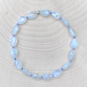 Rainbow Moonstone Stretch Bracelet / Natural Moonstone Bracelet / Faceted Moonstone Bracelet / Moonstone Teardrop Bracelet