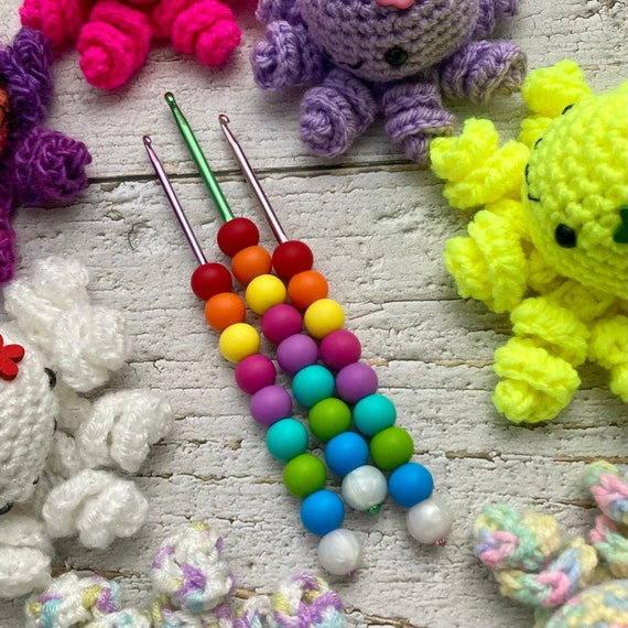 Rainbow Crochet hook with Ergonomic Easy Grip Silicone Handle, Amigurumi Sticks, Gift for Crocheters. 3mm 3.5mm 4mm