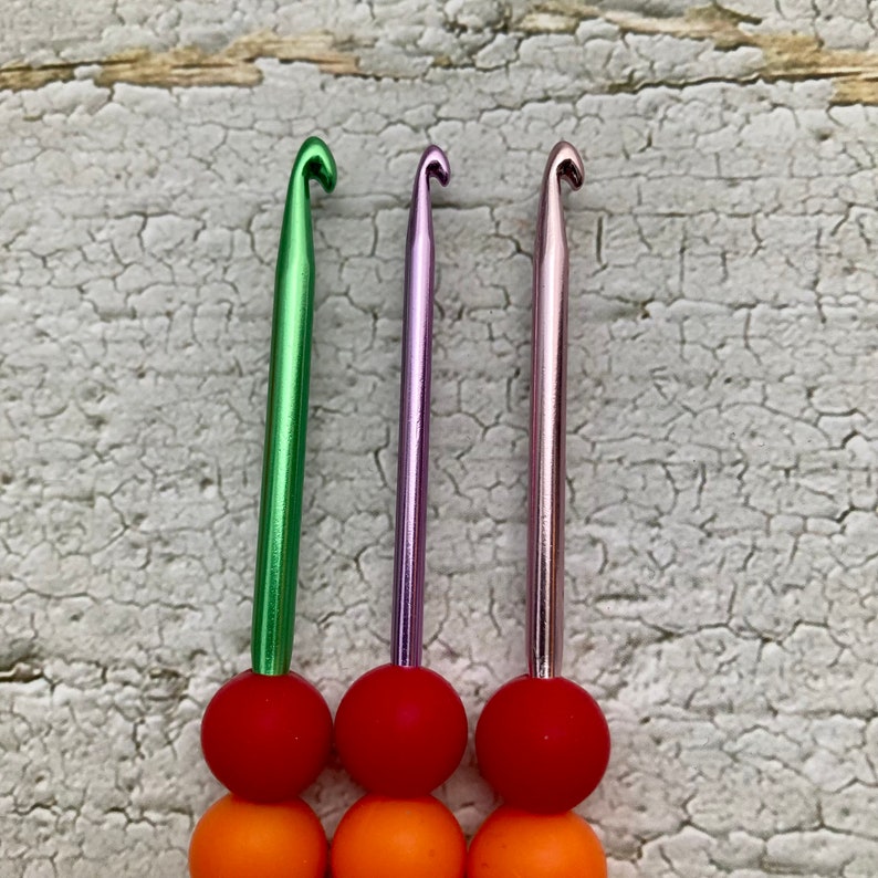 Rainbow Crochet hook with Ergonomic Easy Grip Silicone Handle, Amigurumi Sticks, Gift for Crocheters. 3mm 3.5mm 4mm bild 5