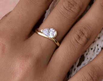 Custom Pear Curve Band – Engraved Minimalist Gemstone Jewelry Dainty Birthstone Ring