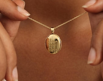 Handwriting Locket Necklace | Oval Lockets | Personalized Photo Necklaces | Mom Memorial | Christmas Gifts