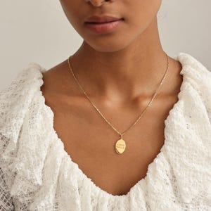 Collar ovalado con escritura a mano / Collares ovalados con escritura a mano / Joyería con huellas dactilares / Regalos para el Día de la Madre / Navidad imagen 8