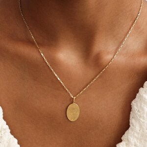Collar ovalado con escritura a mano / Collares ovalados con escritura a mano / Joyería con huellas dactilares / Regalos para el Día de la Madre / Navidad imagen 9