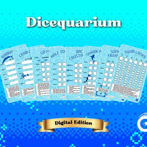 Könnte beinhalten: Ein digitales Spiel namens "Dicequarium" mit mehreren hellblauen Spielkarten mit Wasserthemen. Jede Karte hat einen anderen Titel, wie "Barracuda" und "Shark Attack", und enthält Spielanweisungen und Felder zum Spielen. Die Worte "Digital Edition" sind ebenfalls sichtbar.