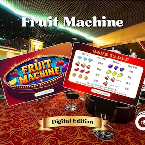 Könnte beinhalten: Digitales Fruit Machine-Spiel mit rotem und goldenem Design. Das Spiel zeigt ein "Fruit Machine"-Logo, eine Speichertabelle und verschiedene Fruchtsymbole. Der Hintergrund zeigt eine Casino-Umgebung.