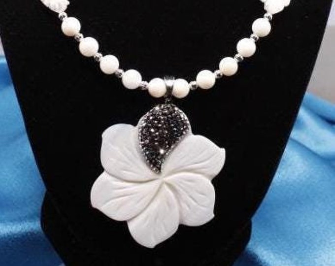 White Flower Shell Pendant Necklace Set; Shell Pendant with Pave Rhinestones; Six-petal White Shell Pendant Necklace